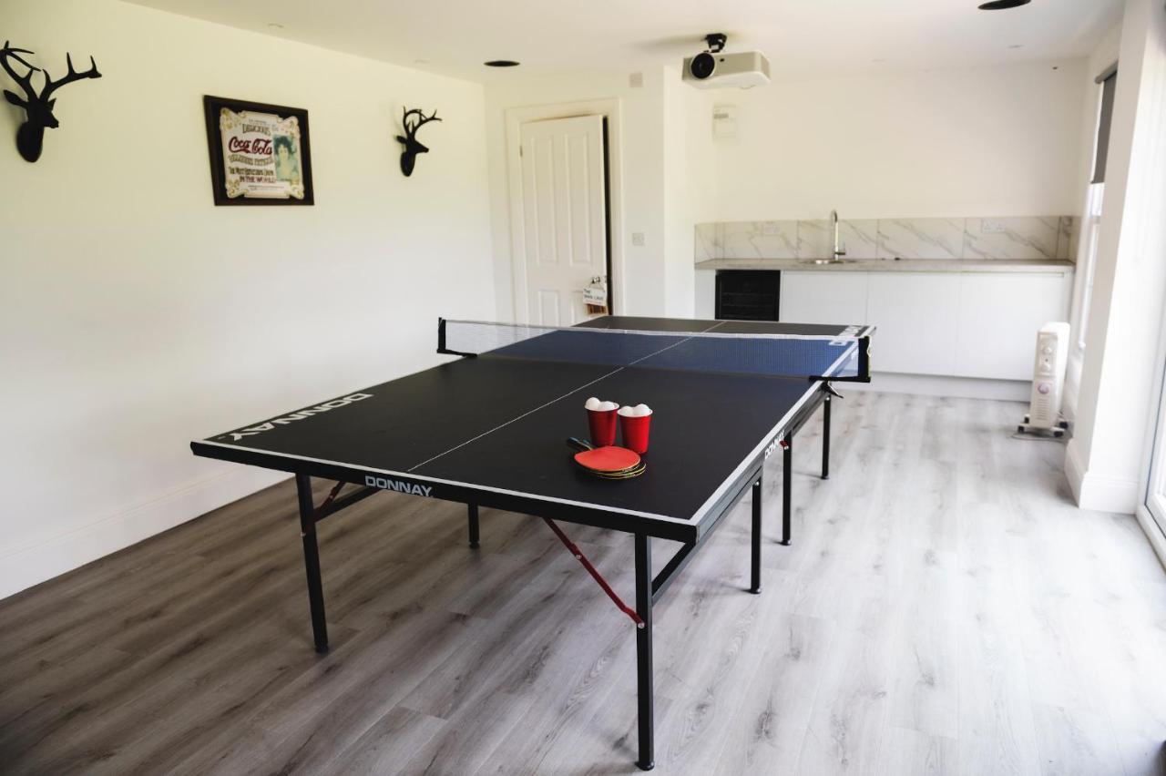 Large Country House - Hot Tub - Pool Table - Bbq - 5 Bedrooms - Log Burner Three Legged Cross Exteriör bild