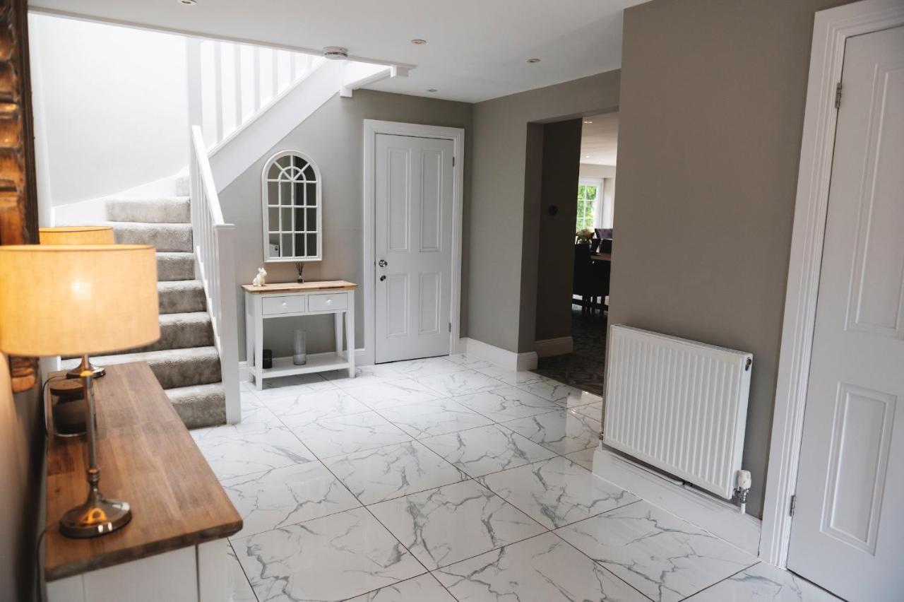 Large Country House - Hot Tub - Pool Table - Bbq - 5 Bedrooms - Log Burner Three Legged Cross Exteriör bild