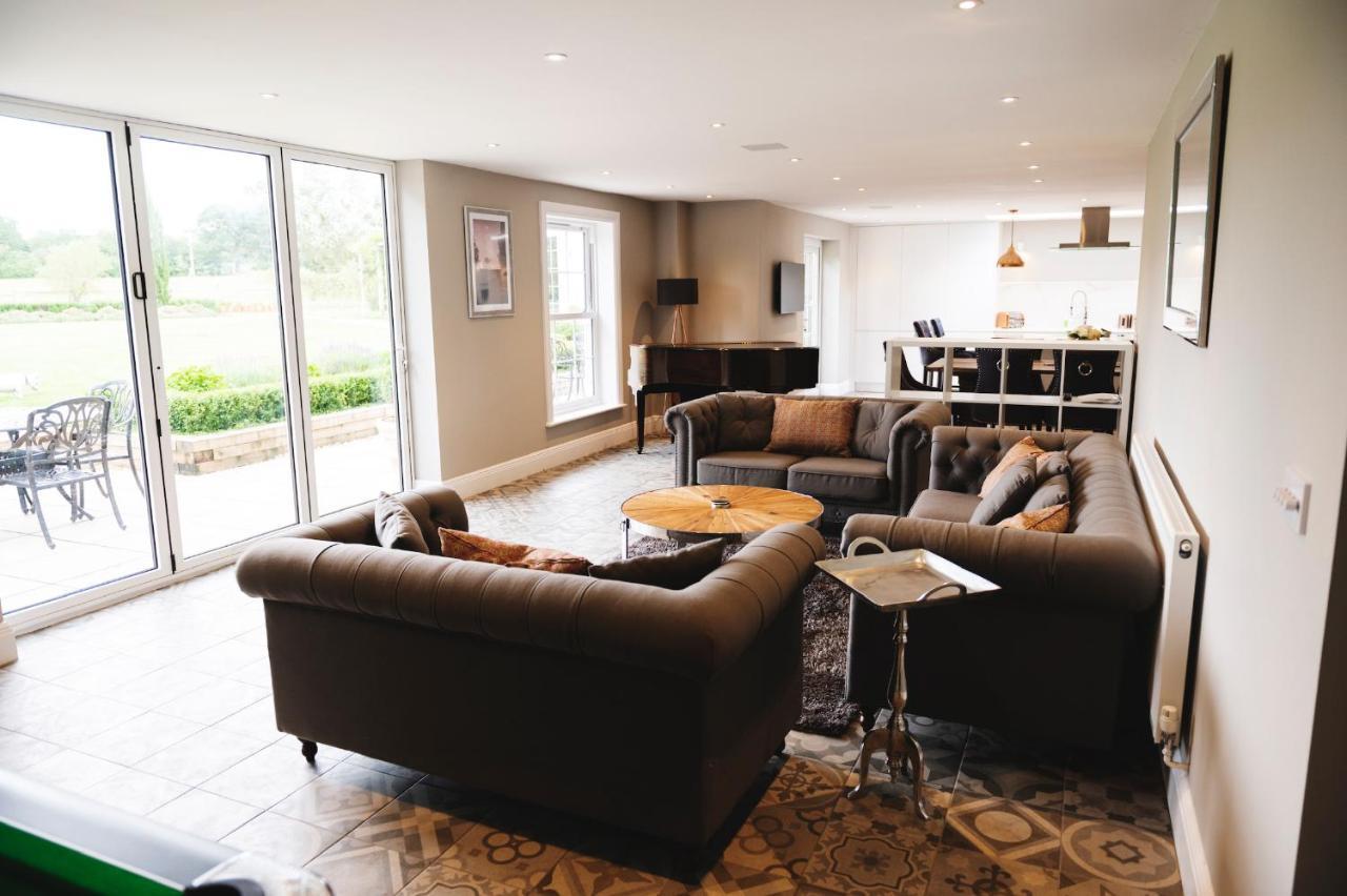 Large Country House - Hot Tub - Pool Table - Bbq - 5 Bedrooms - Log Burner Three Legged Cross Exteriör bild